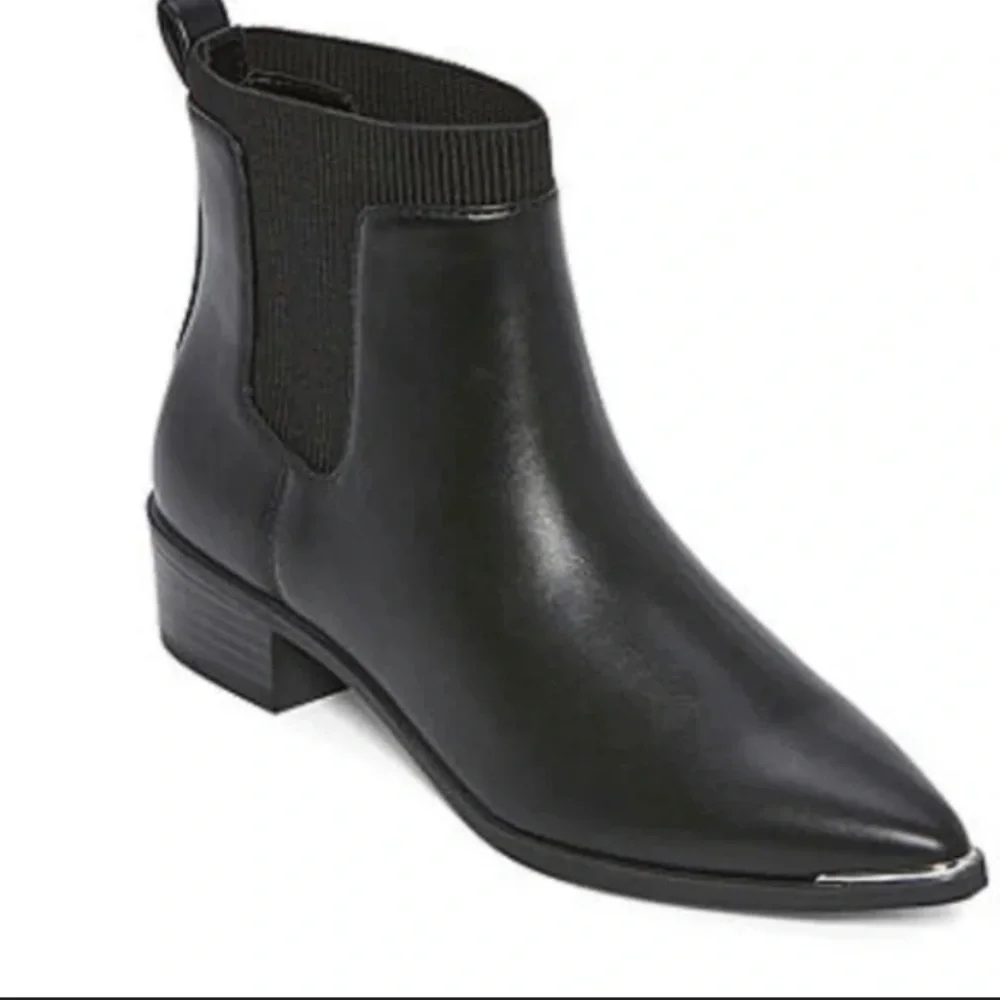 Worthington Women's Black Ankle Booties - Picture 1 of 6